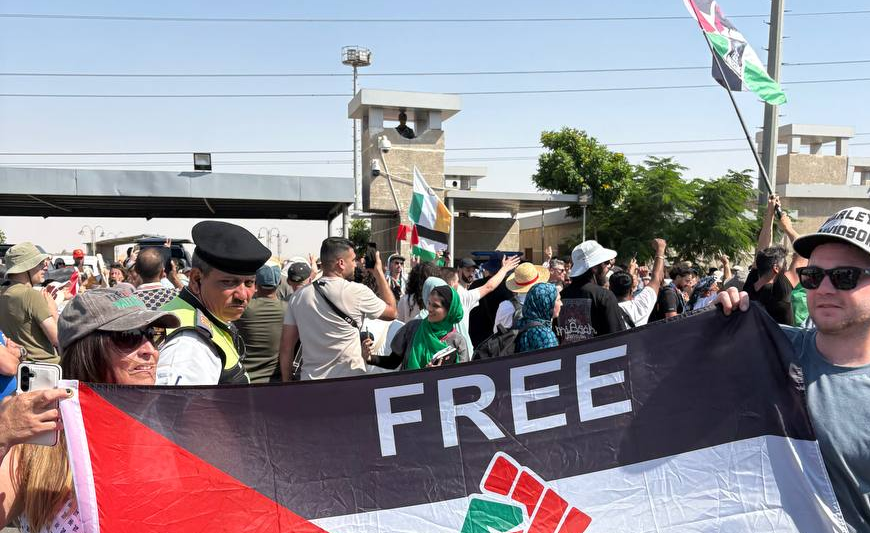 Breaking the siege on Gaza Breaking the siege on Gaza
